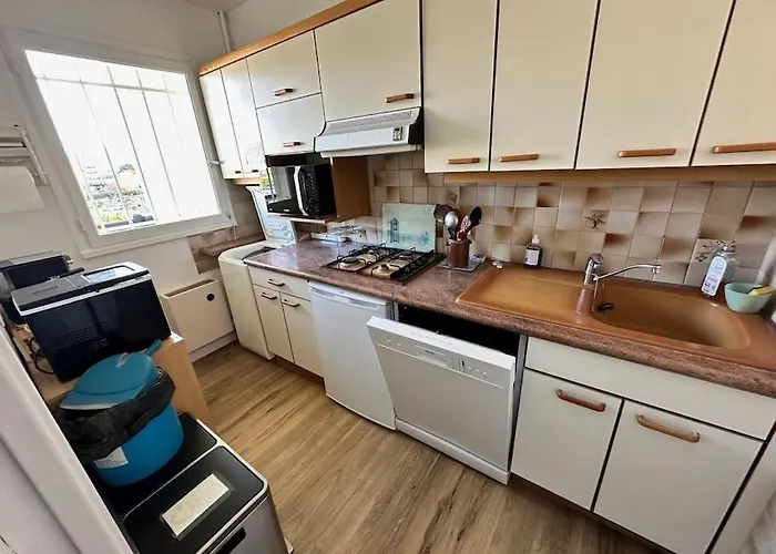 Plein Soleil, 2 Chambres, Balcon Et Vue *